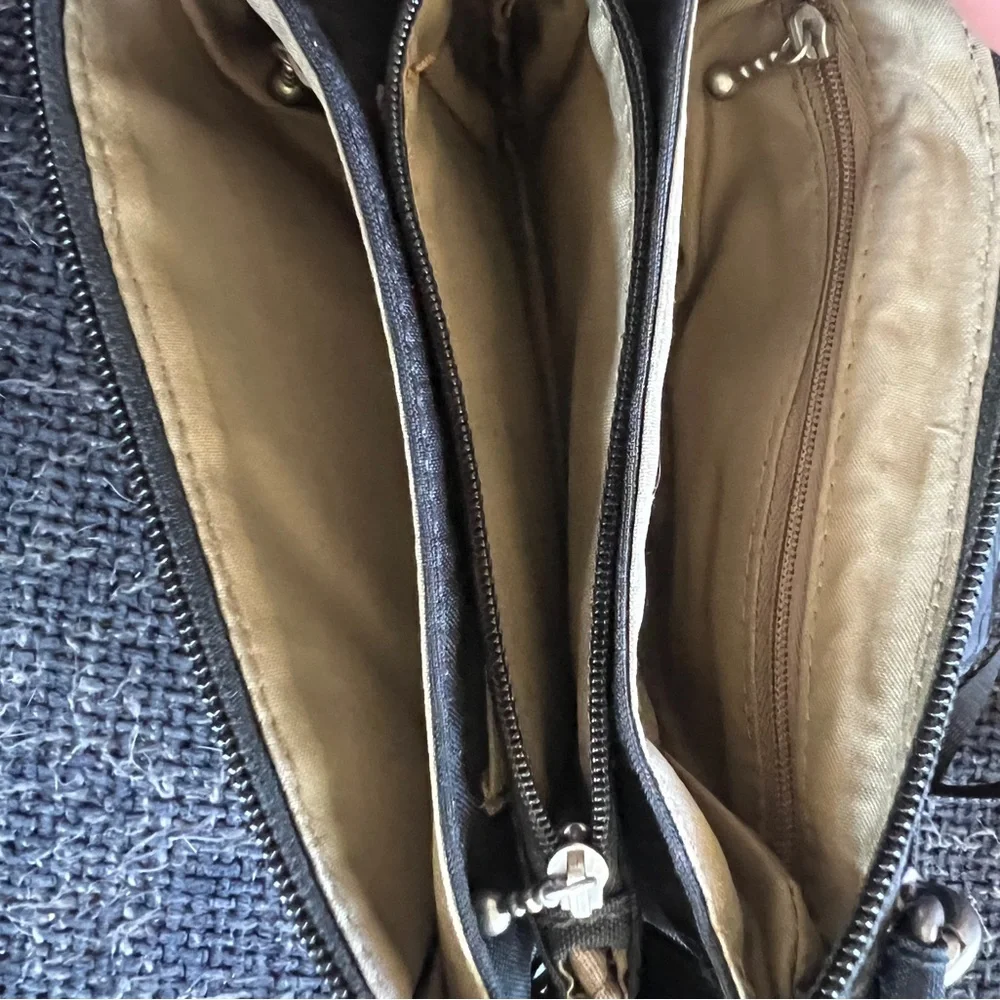 Baggallini Black Nylon Organizer Crossbody - Picture 2 of 3